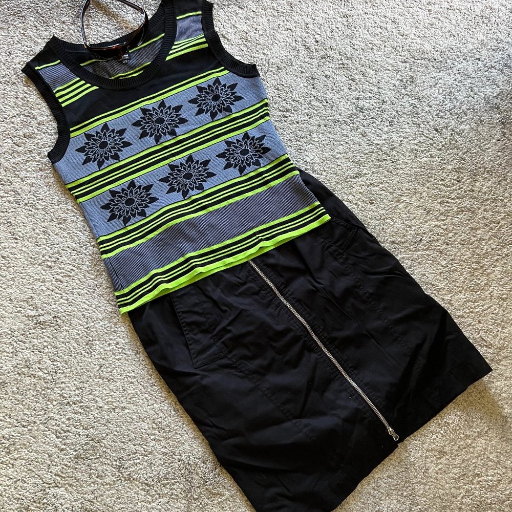 Sleeveless top or tank top